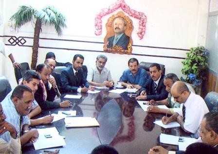 النقيب يستعرض مع اللجنة البرلمانية قضايا الاستثمار